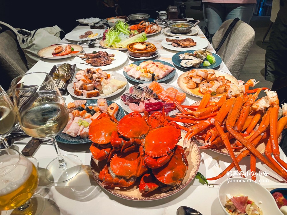 台北【島語自助餐廳】提供百道料理菜色的高級吃到飽餐廳