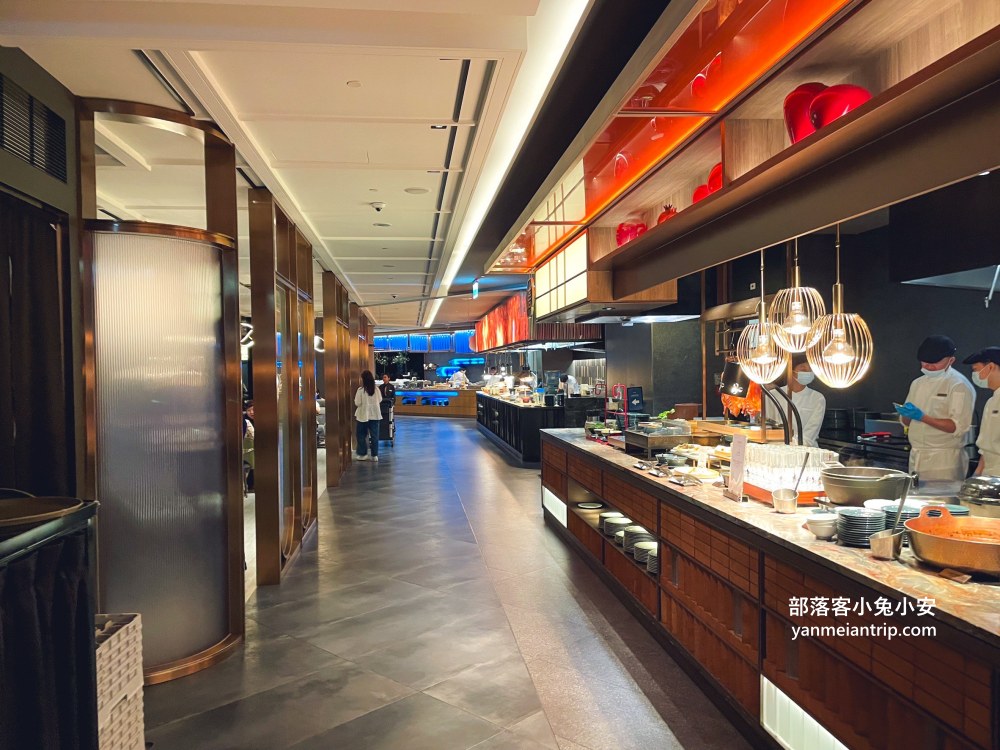 台北【島語自助餐廳】提供百道料理菜色的高級吃到飽餐廳