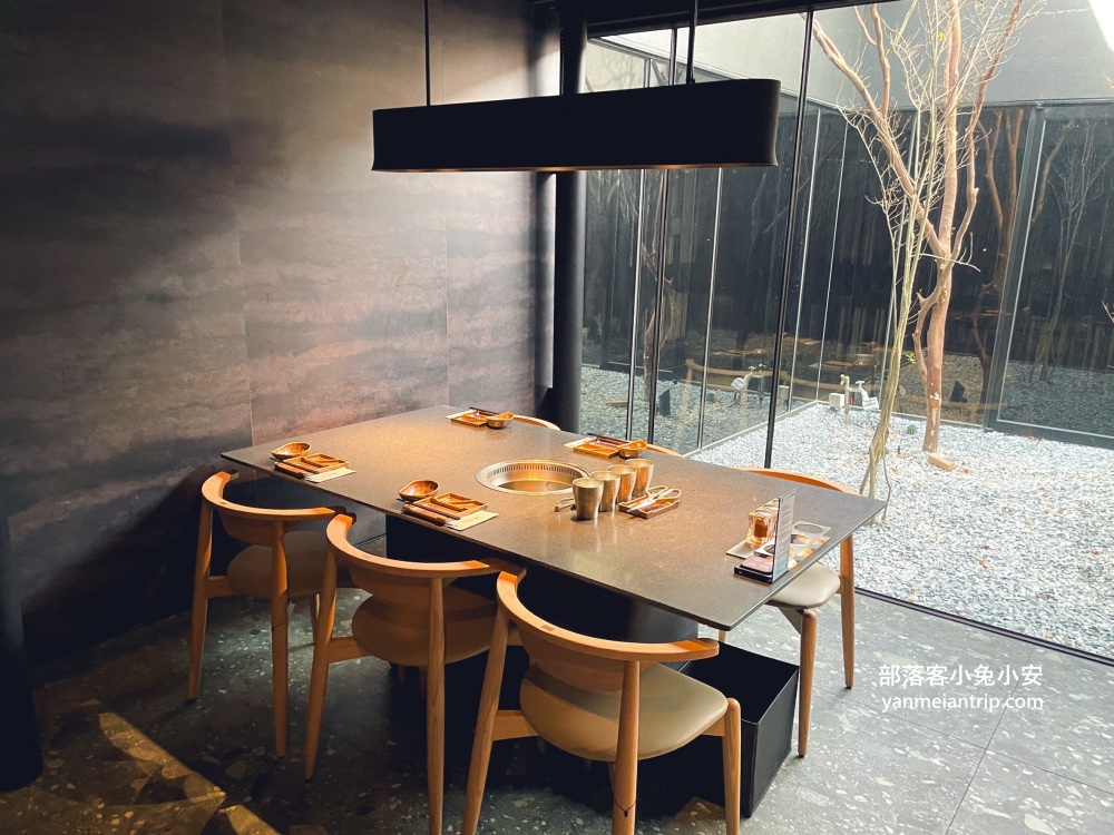 台南》碳佐麻里精品燒肉台南新興店，全台最大燒肉園區