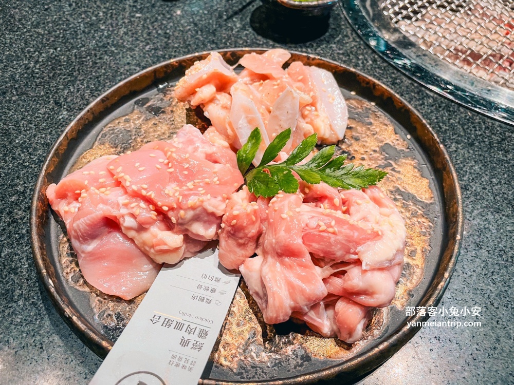 台南》碳佐麻里精品燒肉台南新興店，全台最大燒肉園區