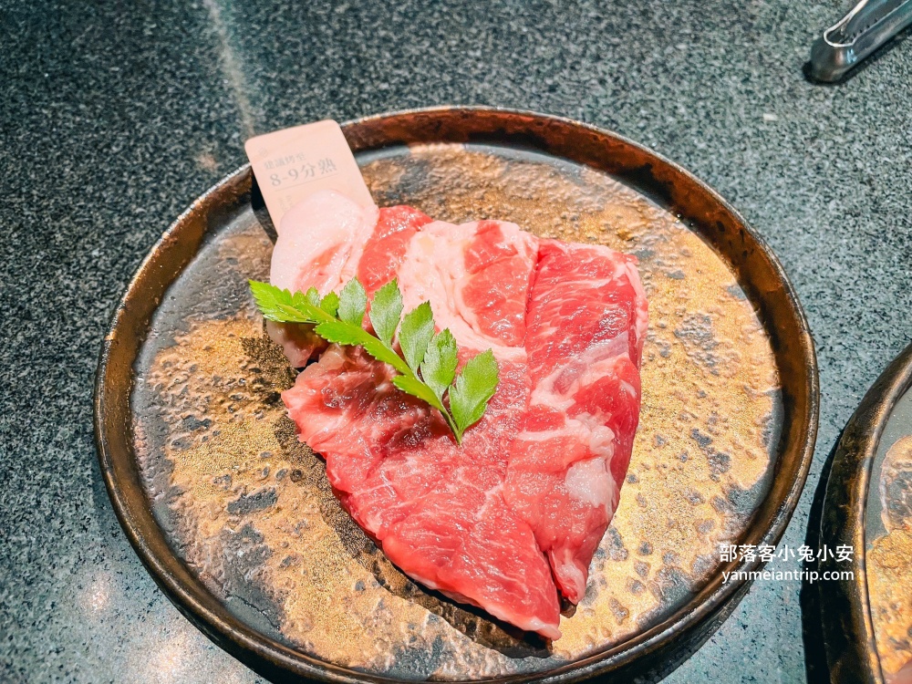 台南》碳佐麻里精品燒肉台南新興店，全台最大燒肉園區
