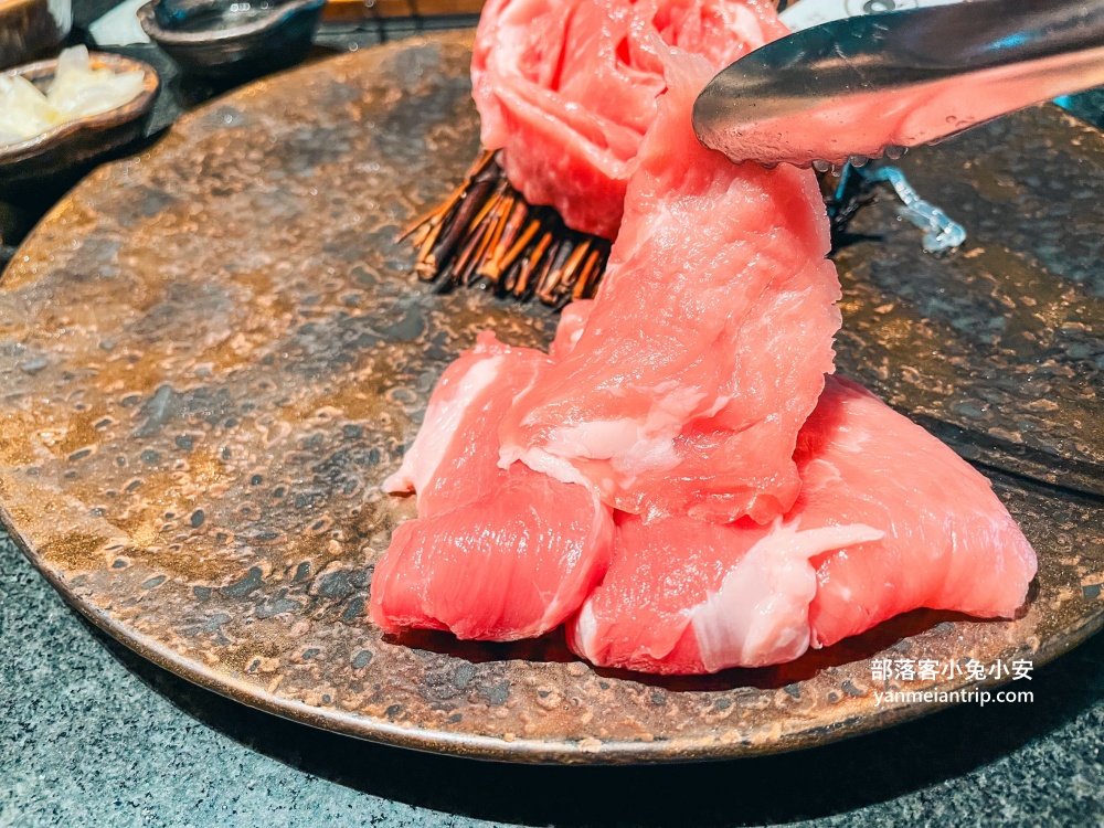 台南》碳佐麻里精品燒肉台南新興店，全台最大燒肉園區