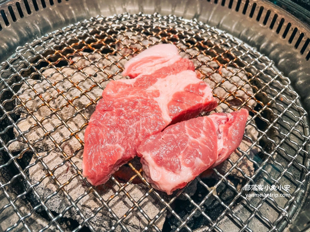 台南》碳佐麻里精品燒肉台南新興店，全台最大燒肉園區