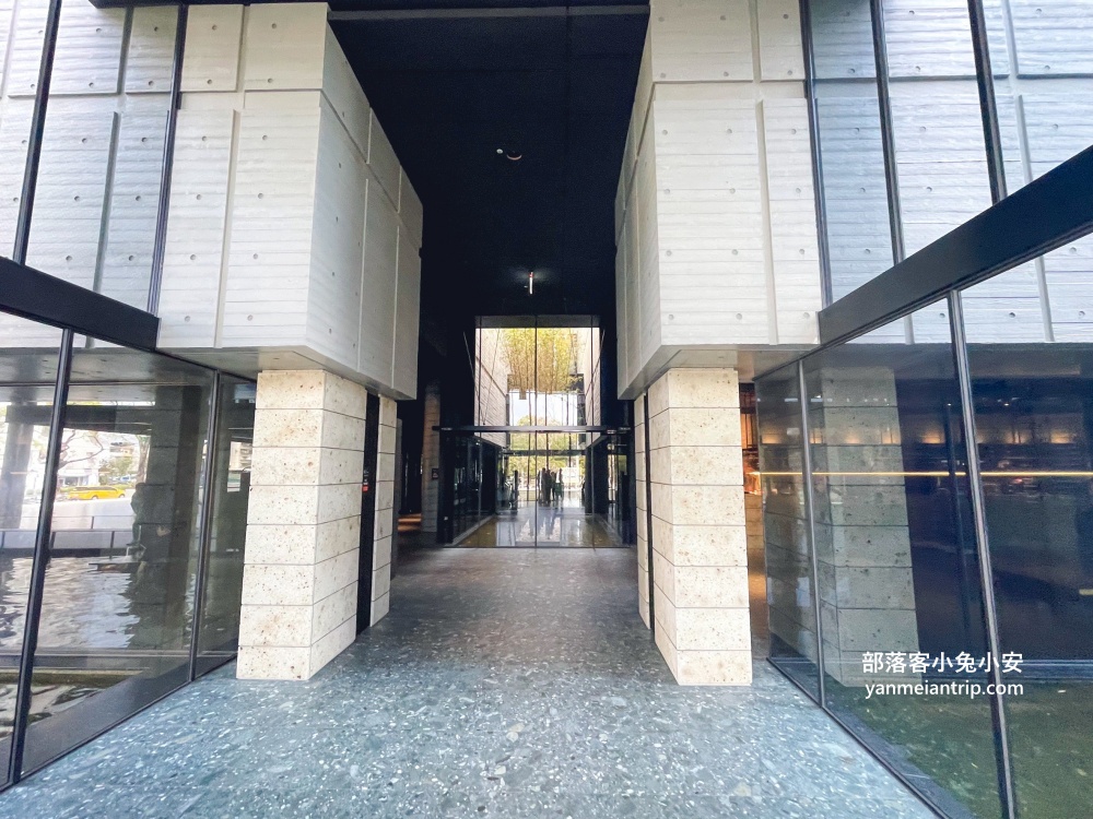 台南》碳佐麻里精品燒肉台南新興店，全台最大燒肉園區