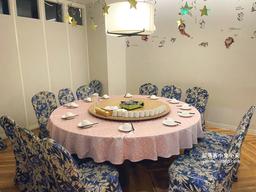 台北【柚子花花客家菜】位於商辦大樓內的客家菜餐廳，必吃桔香金棗豬與花花油雞!