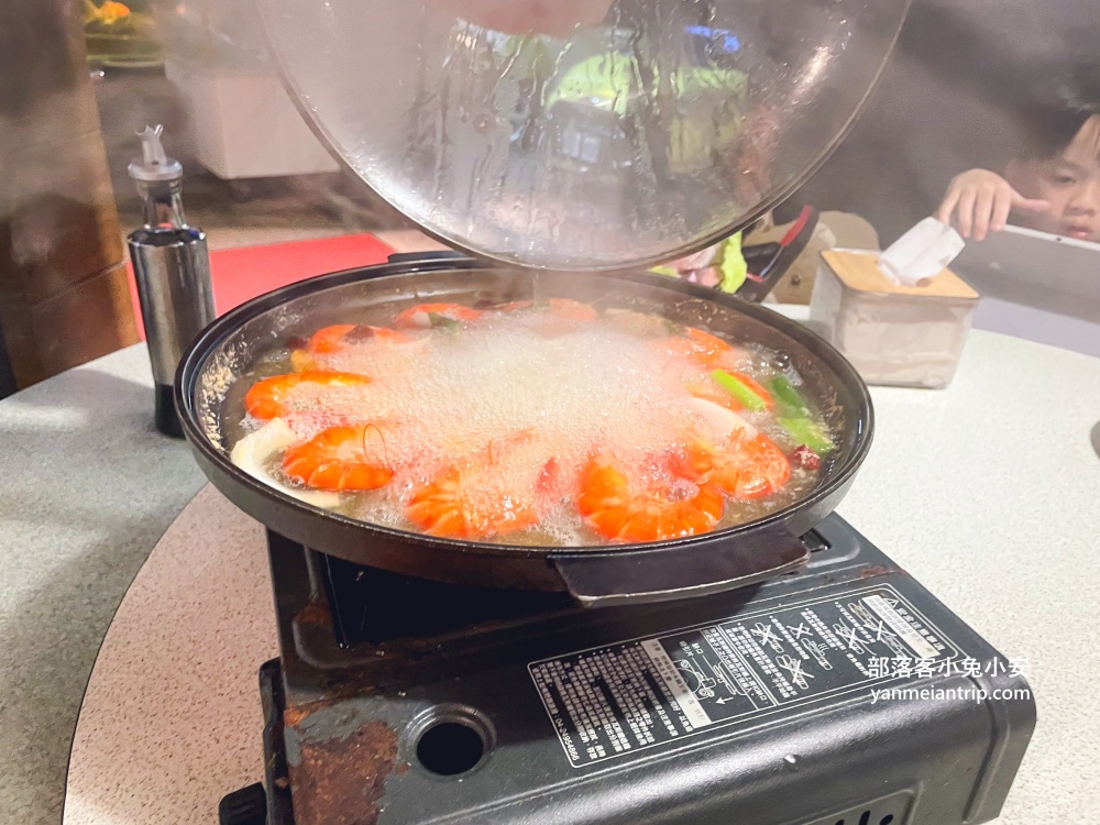 基隆【呷尚鱻餐廳】不在漁港邊，卻是海鮮平價的料理餐廳