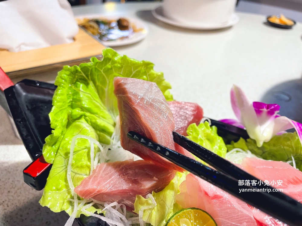 基隆【呷尚鱻餐廳】不在漁港邊，卻是海鮮平價的料理餐廳