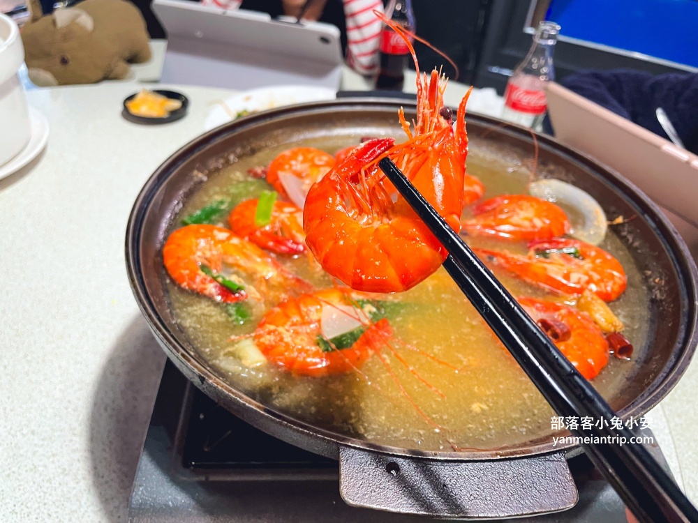 基隆【呷尚鱻餐廳】不在漁港邊，卻是海鮮平價的料理餐廳