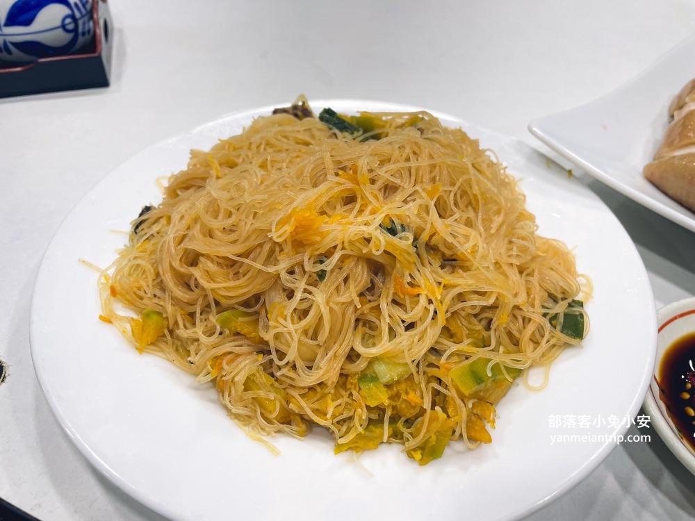 【茂園餐廳】走進來一定要點白斬雞、花枝丸跟鹹冬瓜蒸午仔魚，好好吃!!
