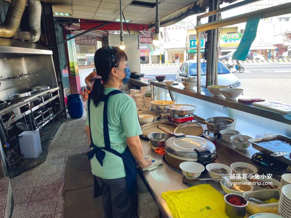 台南美食【阿堂鹹粥】中西區好吃的綜合虱目魚粥