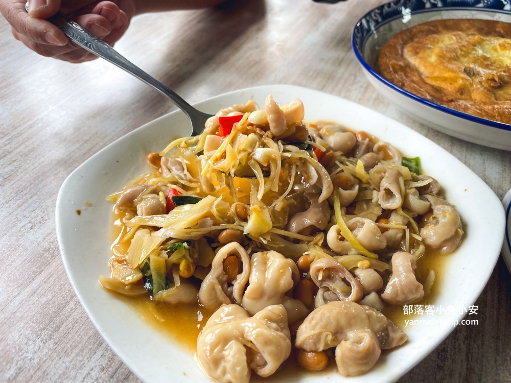 八里美食【香坊甕之雞】位在福地旁邊的好吃又平價烤雞餐廳