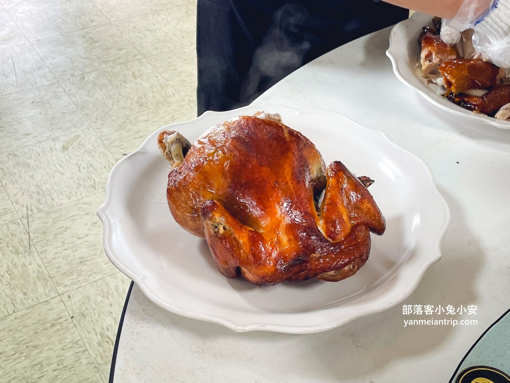 八里美食【香坊甕之雞】位在福地旁邊的好吃又平價烤雞餐廳
