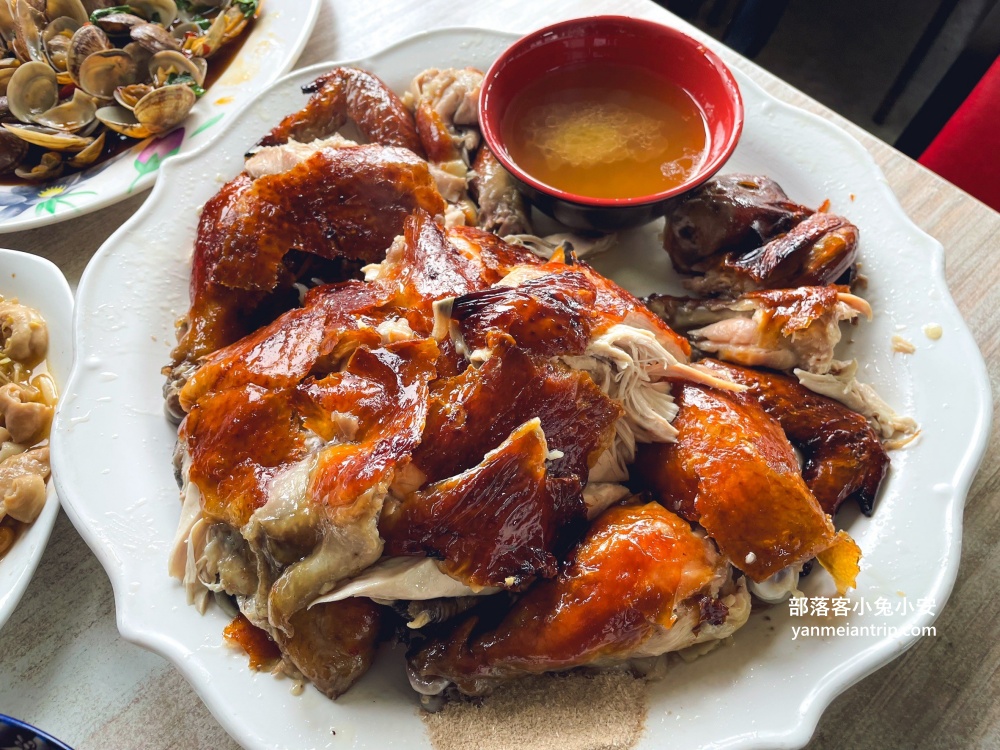 八里美食【香坊甕之雞】位在福地旁邊的好吃又平價烤雞餐廳