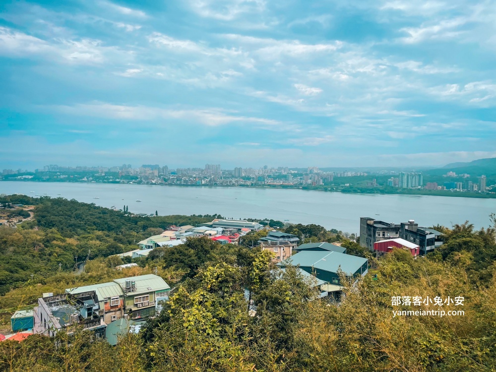 八里美食【香坊甕之雞】位在福地旁邊的好吃又平價烤雞餐廳