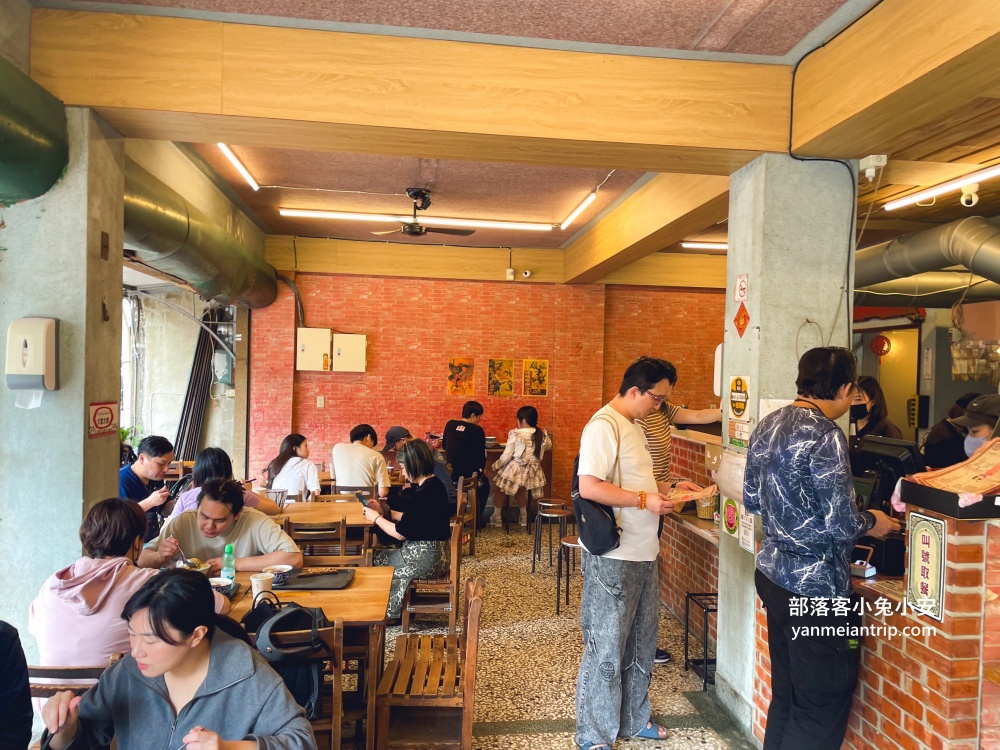 台南【鼎富發豬油拌飯】便宜又好吃的豬油拌飯小吃店(菜單&環境)