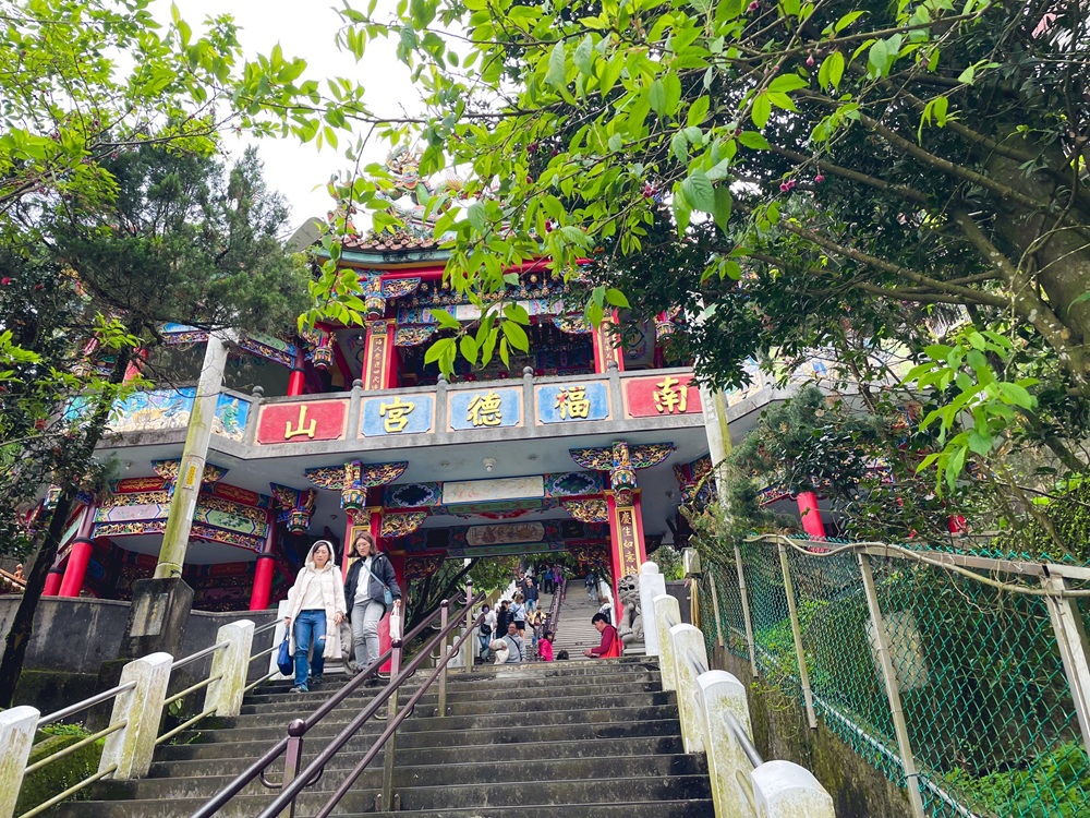 新北【烘爐地南山福德宮】一日遊推薦，爬樓梯、停車地點、順遊景點全攻略！ @小兔小安*旅遊札記