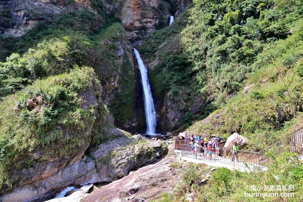 雙龍瀑布七彩吊橋