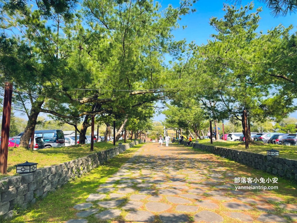 新竹【世界幸福咖啡總店】擁有迷人的湖景與綠意盎然的林景