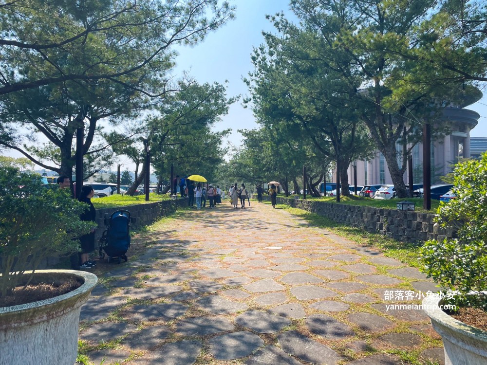 新竹【世界幸福咖啡總店】擁有迷人的湖景與綠意盎然的林景