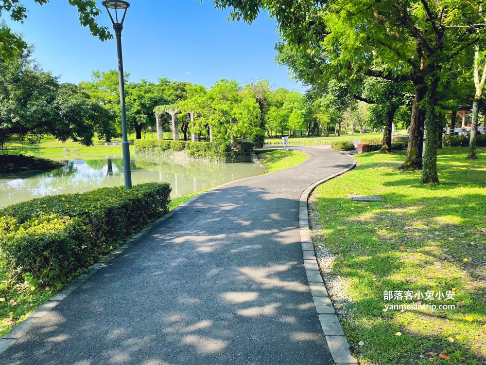 安農溪分洪堰自然生態園區，朝向溪流的步道，來回半小時輕鬆走完。