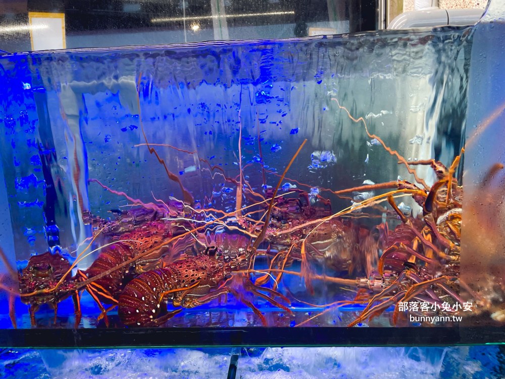 新北【漁山自家漁船平價海鮮】谷歌4.9顆星的評價很高的海鮮餐廳