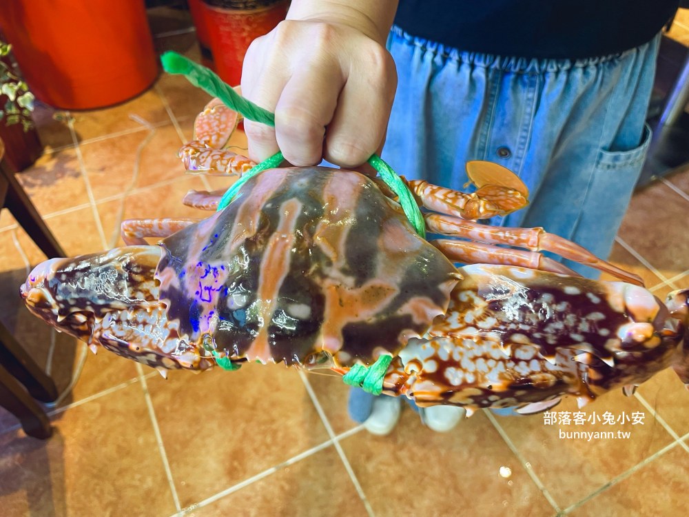 新北【漁山自家漁船平價海鮮】谷歌4.9顆星的評價很高的海鮮餐廳