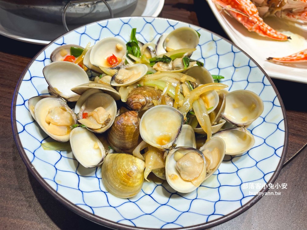 新北【漁山自家漁船平價海鮮】谷歌4.9顆星的評價很高的海鮮餐廳