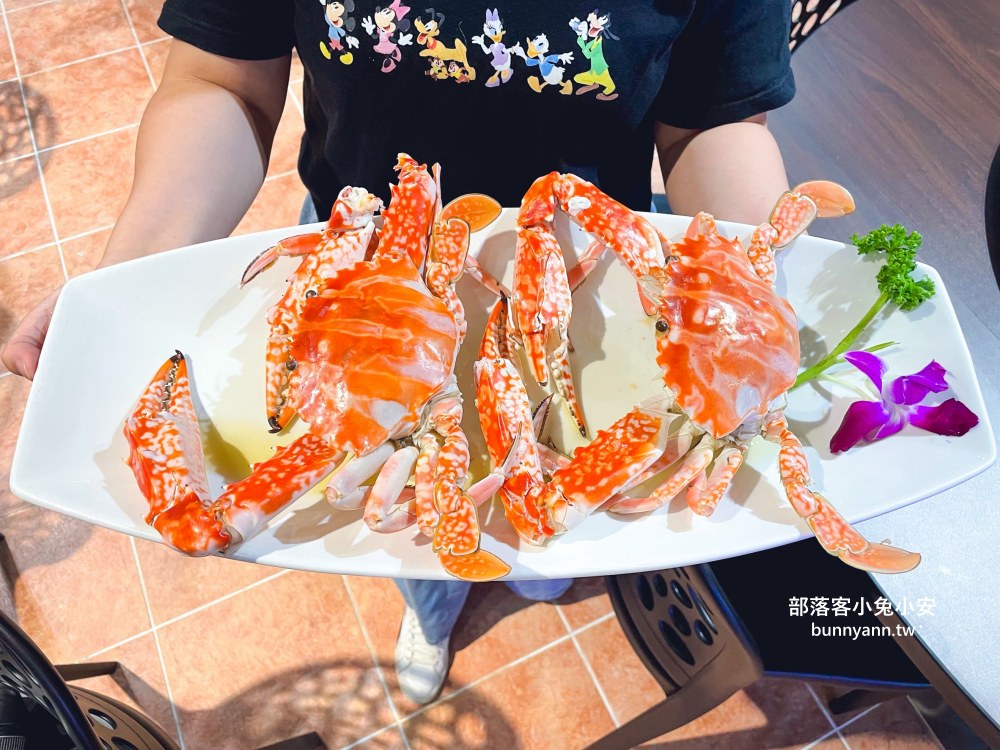 新北【漁山自家漁船平價海鮮】谷歌4.9顆星的評價很高的海鮮餐廳