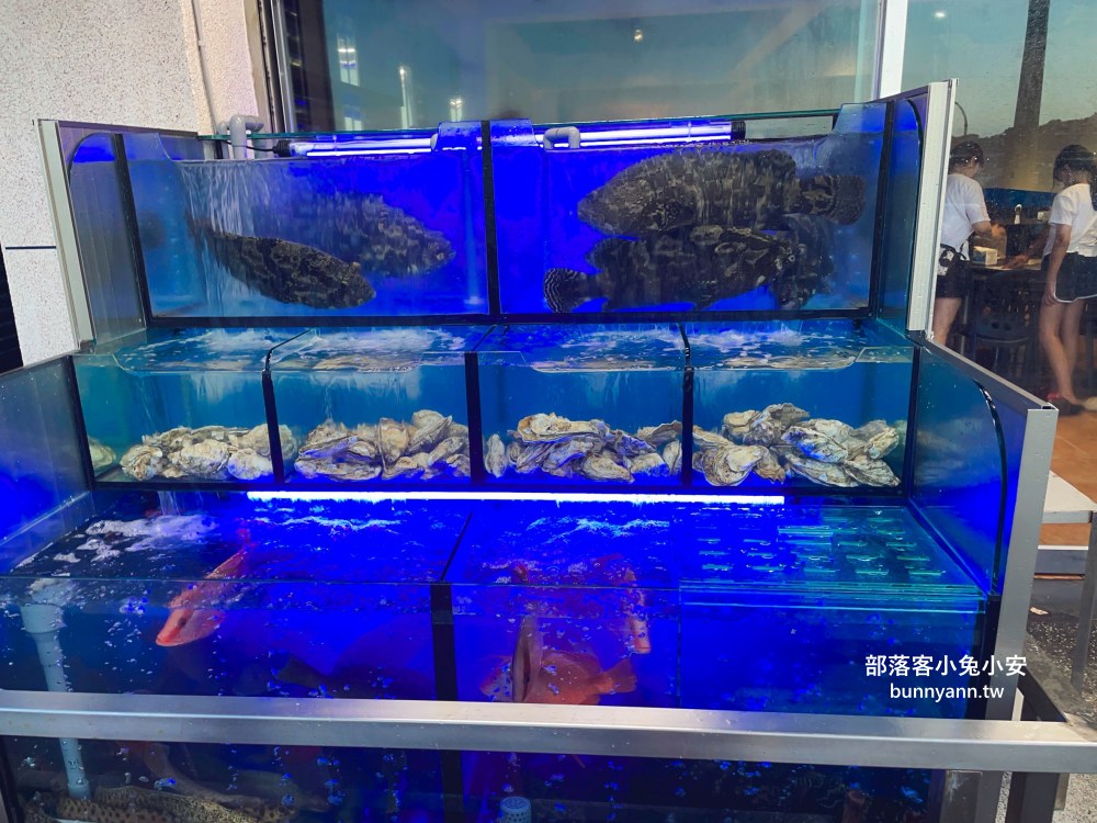 新北【漁山自家漁船平價海鮮】谷歌4.9顆星的評價很高的海鮮餐廳