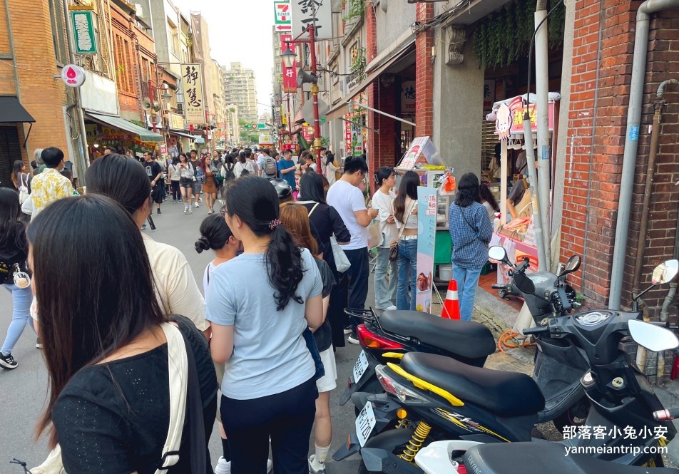 迪化街排隊美食「魷布院鮮烤魷魚」，遠遠就聞到烤魷魚的香氣 @小兔小安*旅遊札記