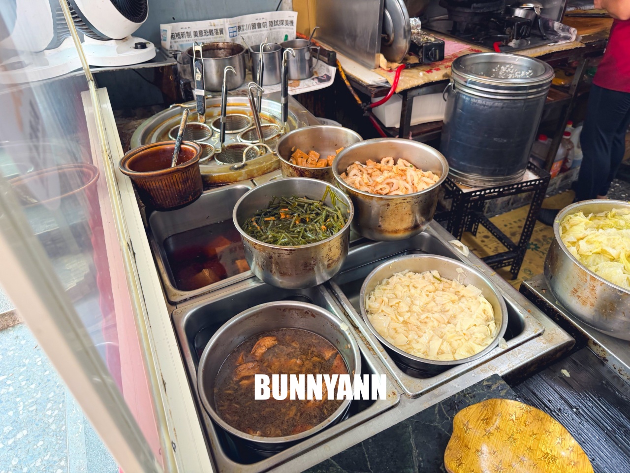 【天下魯肉飯】排骨便當任選三種配菜只賣50元超佛 【天下魯肉飯】排骨便當任選三種配菜只賣50元超佛