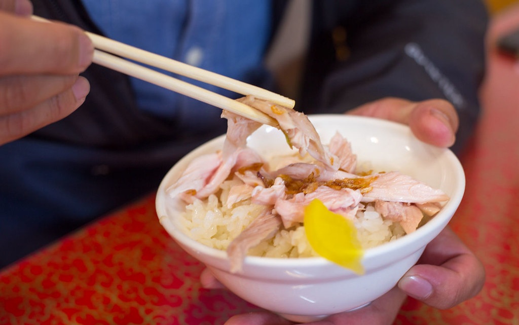 嘉義【阿宏師火雞肉飯】谷歌4.1顆星的評價很高的小吃店！