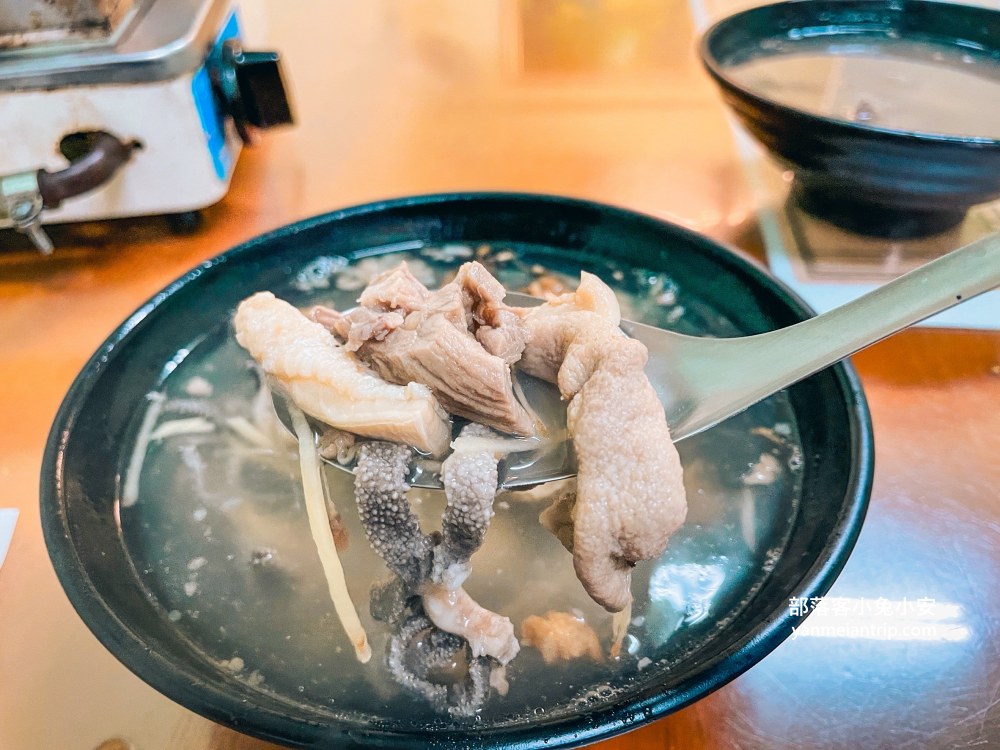 嘉義【新港福玉牛肉湯】超高CP值牛雜湯，白飯淋上滷汁一定要吃！