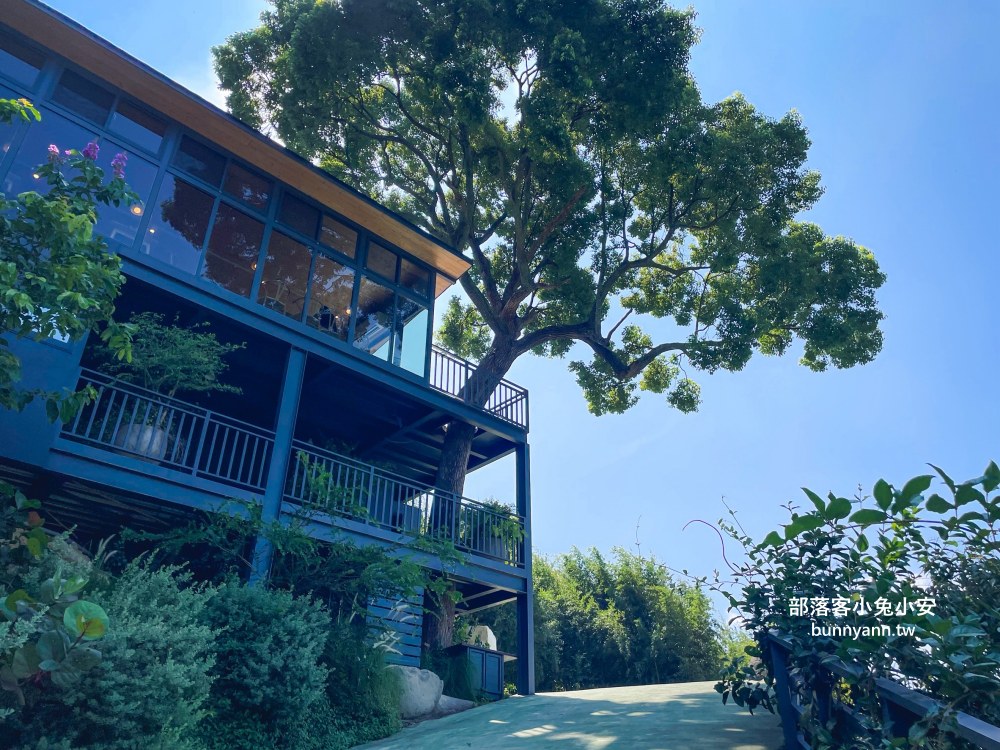 苗栗【紫鳶山城覓境莊園】能發現唯美的竹林步道、苗栗版抹茶山和歐洲小屋等豐富元素