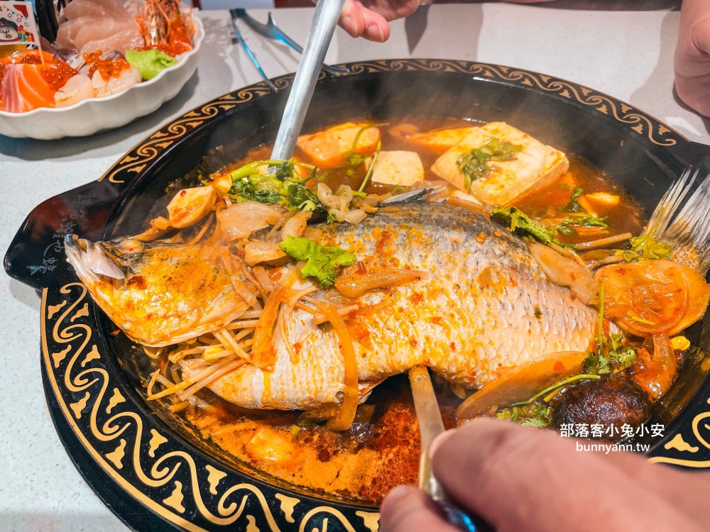 林口【謀魚蝦也蠔】營業到凌晨兩點的餐酒館，生蠔、火鍋和麻辣魚每樣都好吃