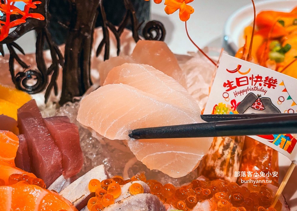 林口【謀魚蝦也蠔】營業到凌晨兩點的餐酒館，生蠔、火鍋和麻辣魚每樣都好吃