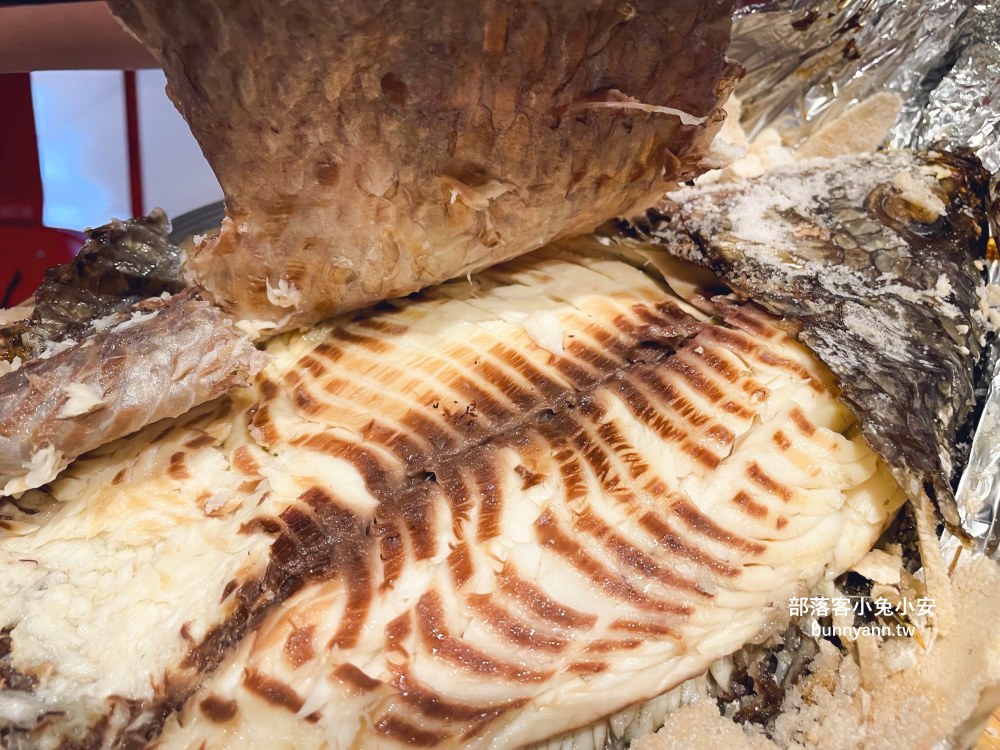 林口【謀魚蝦也蠔】營業到凌晨兩點的餐酒館，生蠔、火鍋和麻辣魚每樣都好吃