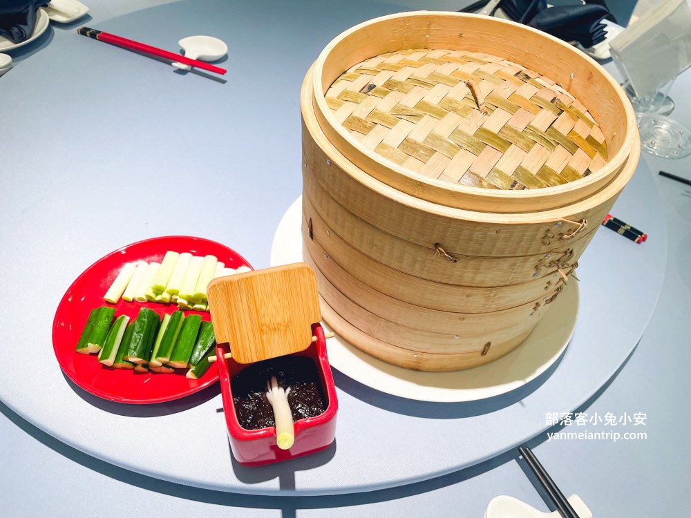台北中山區美食「長春亰華海鮮餐廳」烤鴨老字號名店，合菜料理也很頂級