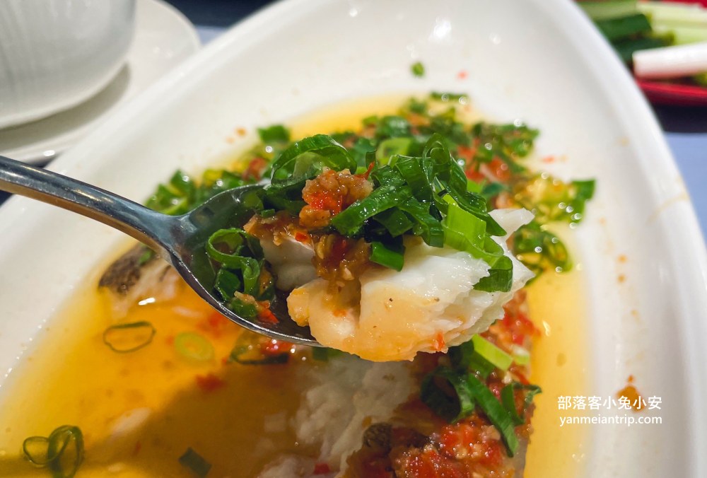 台北中山區美食「長春亰華海鮮餐廳」烤鴨老字號名店，合菜料理也很頂級