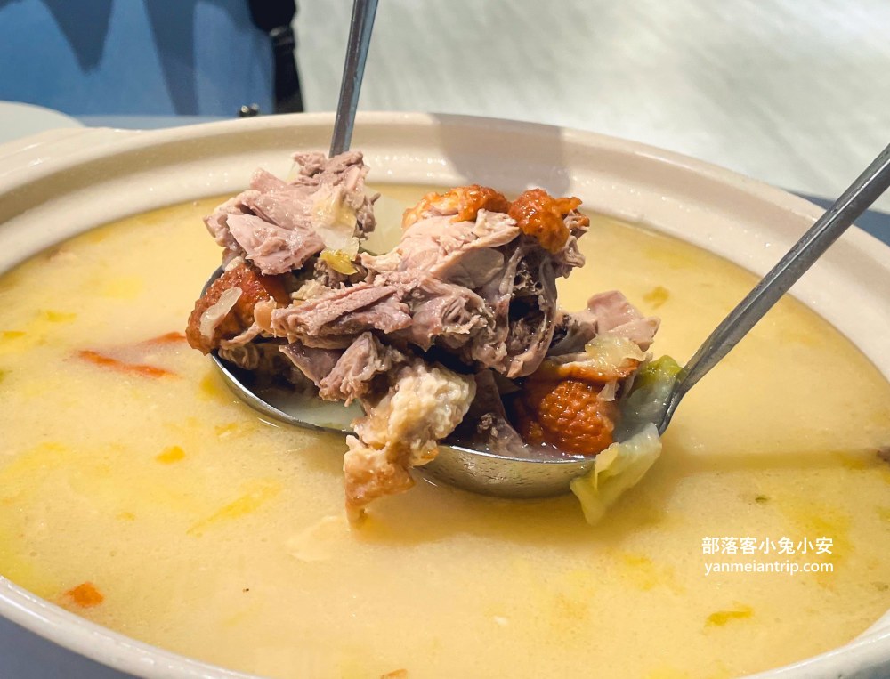 台北中山區美食「長春亰華海鮮餐廳」烤鴨老字號名店，合菜料理也很頂級