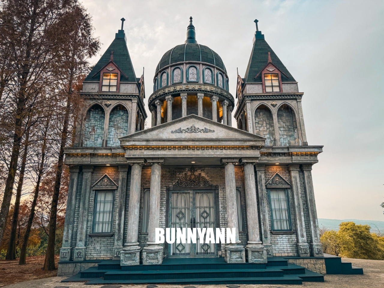 苗栗【愛麗絲的天空攝影基地】美拍繽紛糖果屋、城堡和日式街等豐富元素。