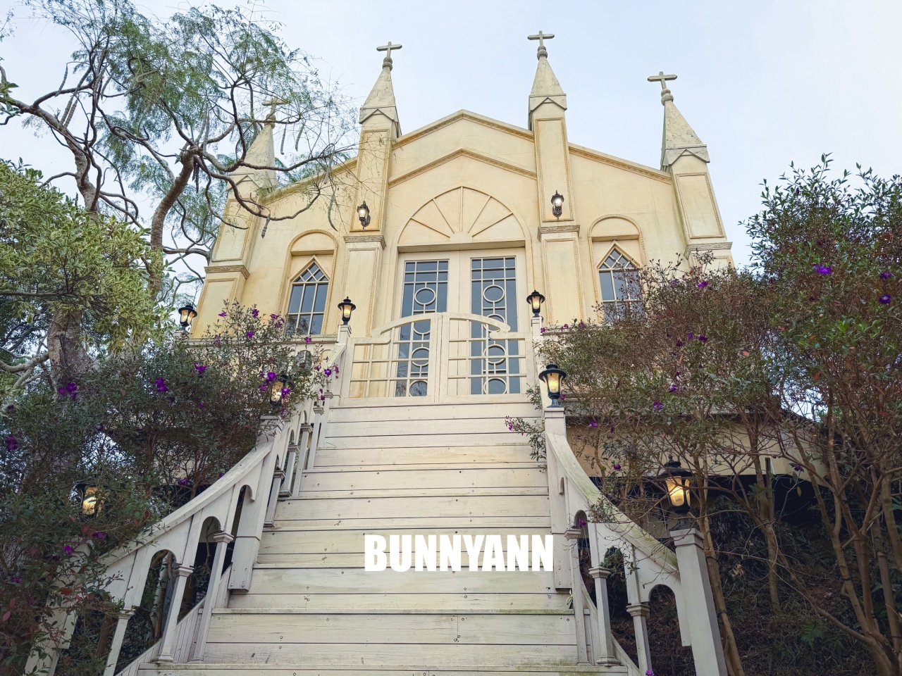 苗栗【愛麗絲的天空攝影基地】美拍繽紛糖果屋、城堡和日式街等豐富元素。