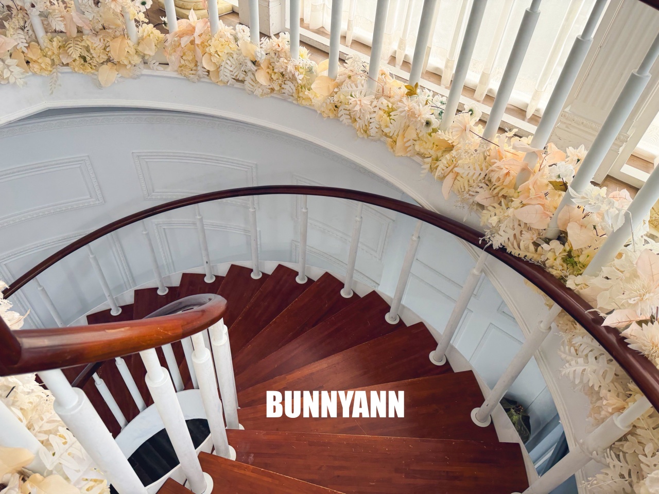 苗栗【愛麗絲的天空攝影基地】美拍繽紛糖果屋、城堡和日式街等豐富元素。