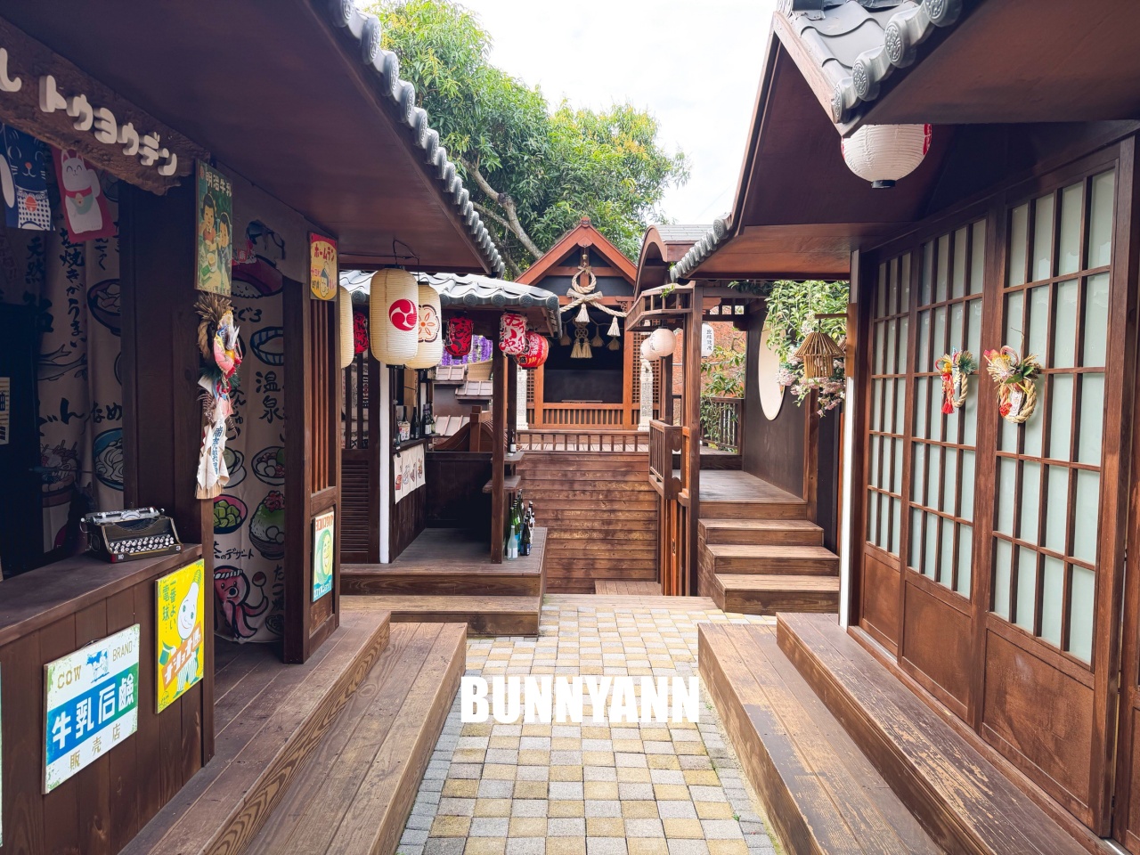 苗栗【愛麗絲的天空攝影基地】美拍繽紛糖果屋、城堡和日式街等豐富元素。