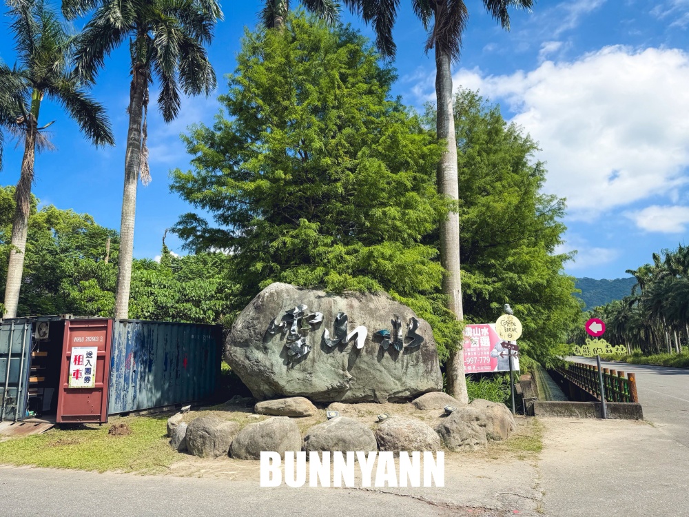 本來以為只是普通湖泊，沒想到蒂芬妮湖美得像仙境，連落雨松步道都意外好拍