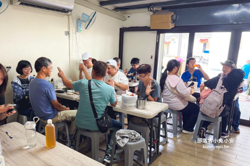 馬崗漁港【嗨九蒸鮮小吃】等候時間20分鐘的小吃店，現抓龍蝦和鮑魚都好吃