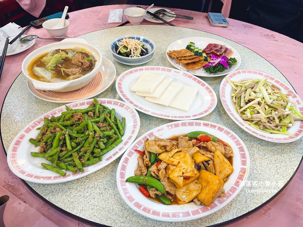 台北【天然臺湘菜館】70年湘菜老店，砂鍋獅子頭、脆皮乳豬每樣都好吃