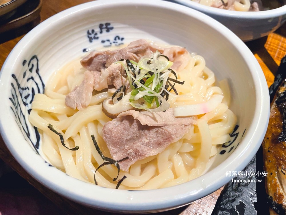 基隆【擇食居酒屋】巷弄內日式料理店，握壽司和烤雞翅每樣都好吃