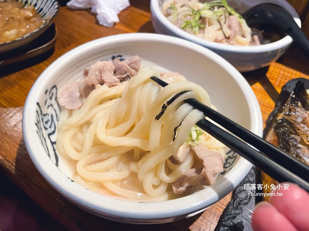 基隆【擇食居酒屋】巷弄內日式料理店，握壽司和烤雞翅每樣都好吃