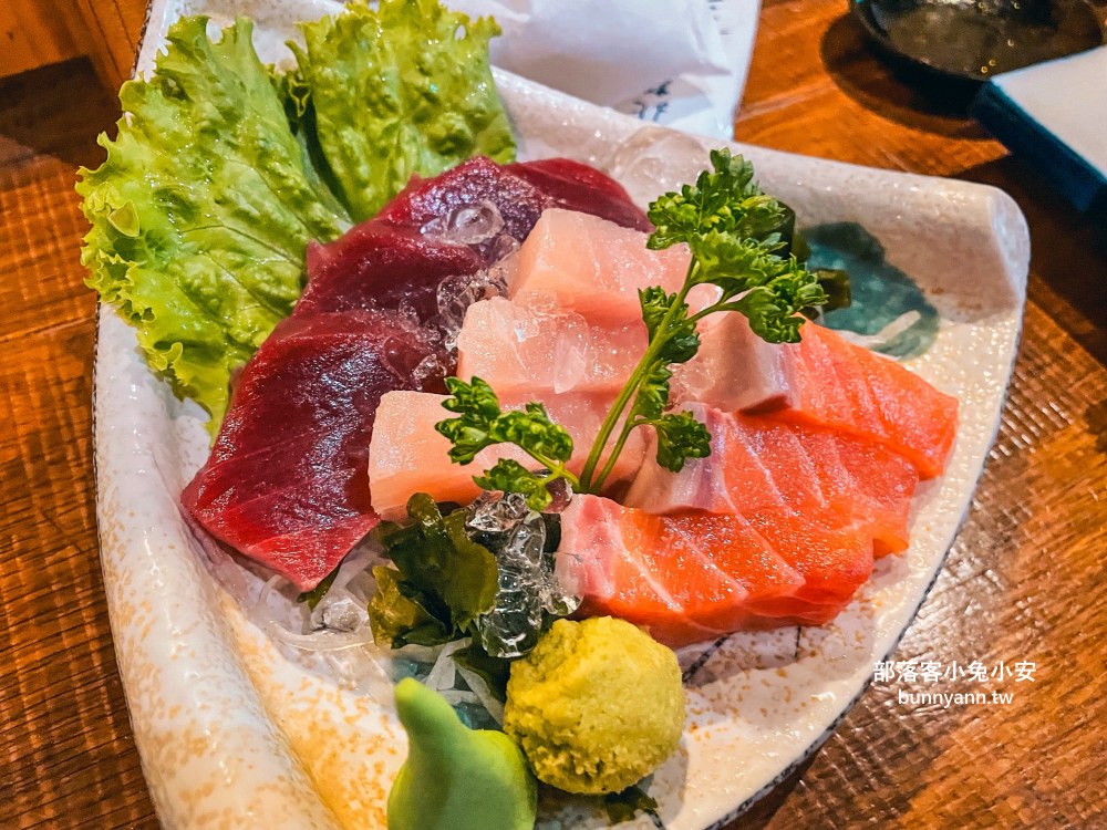 基隆【擇食居酒屋】巷弄內日式料理店，握壽司和烤雞翅每樣都好吃